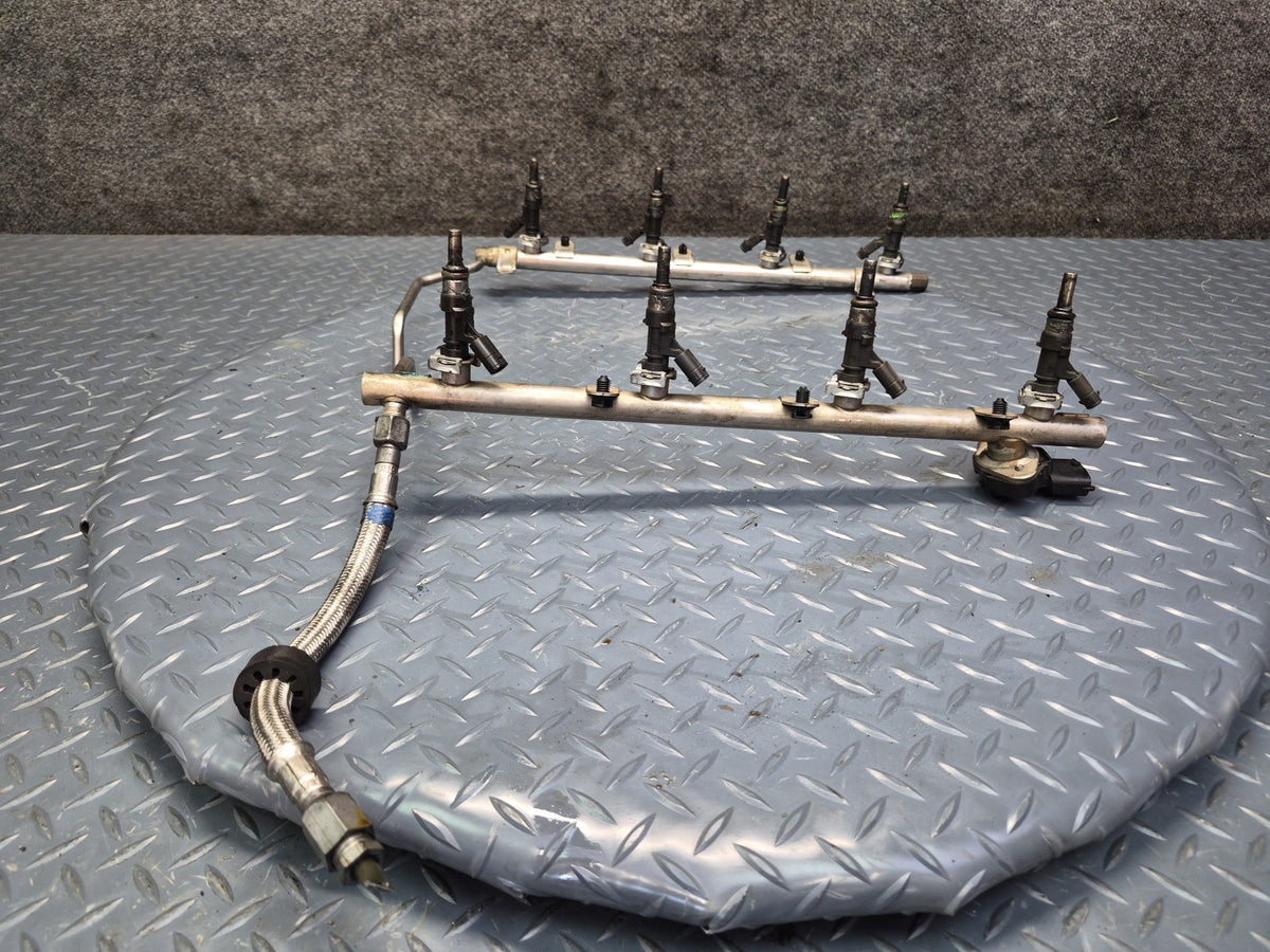 08-11 Mercedes W221 S63 AMG M156 6.3L Engine Fuel Rail w Injector Set OEM