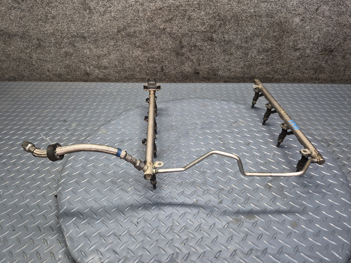 08-11 Mercedes W221 S63 AMG M156 6.3L Engine Fuel Rail w Injector Set OEM