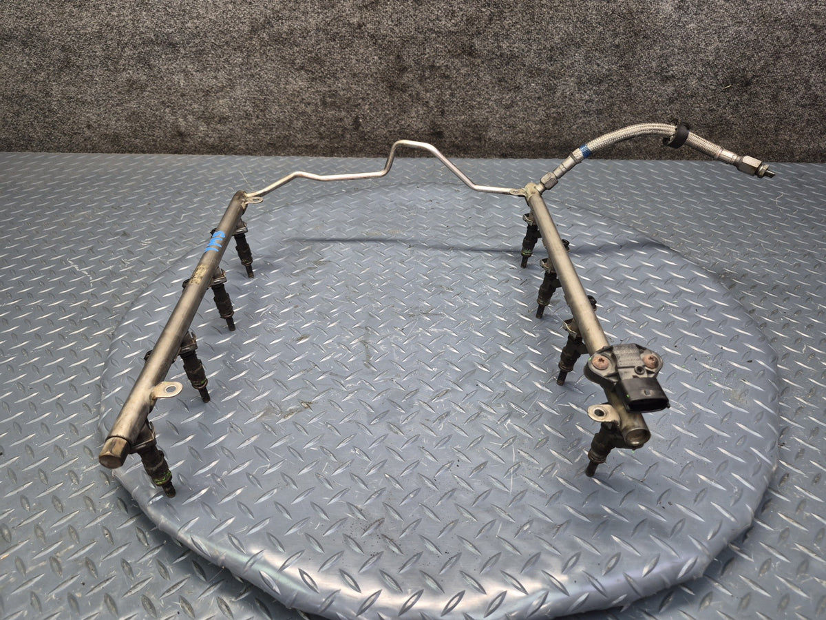 08-11 Mercedes W221 S63 AMG M156 6.3L Engine Fuel Rail w Injector Set OEM