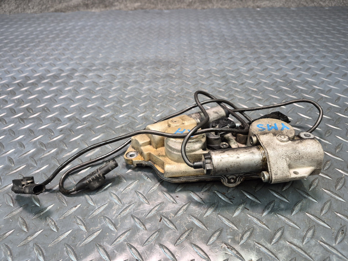 08-11 Mercedes W221 S63 AMG 6.3L M156 Right Engine Camshaft Adjuster Cover OEM