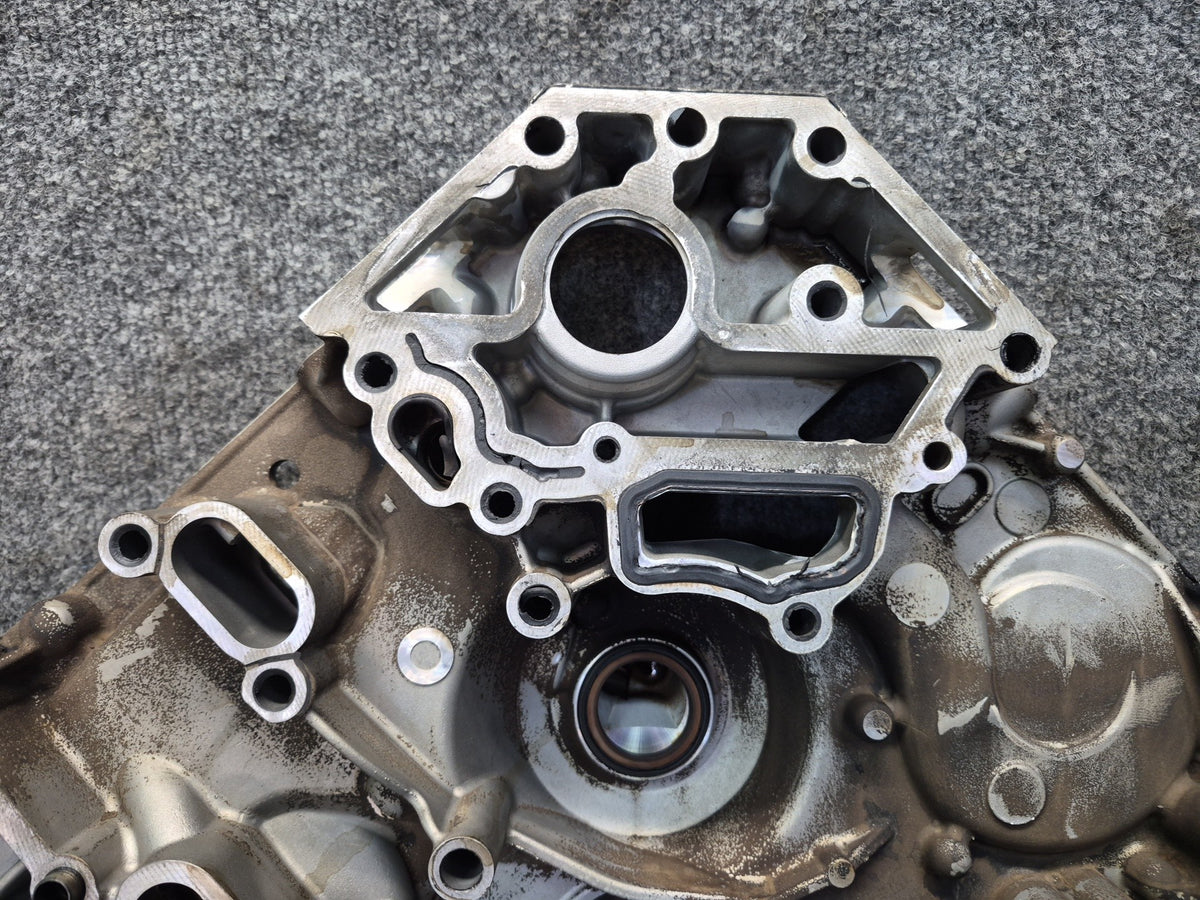 08-11 Mercedes W221 S63 AMG 6.3L M156 Engine Motor Timing Cover 1560102133 OEM