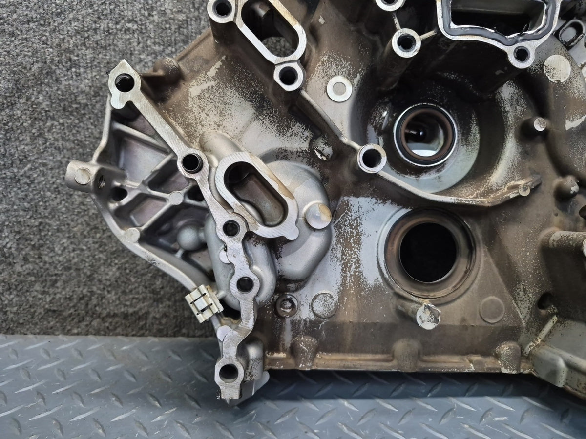 08-11 Mercedes W221 S63 AMG 6.3L M156 Engine Motor Timing Cover 1560102133 OEM