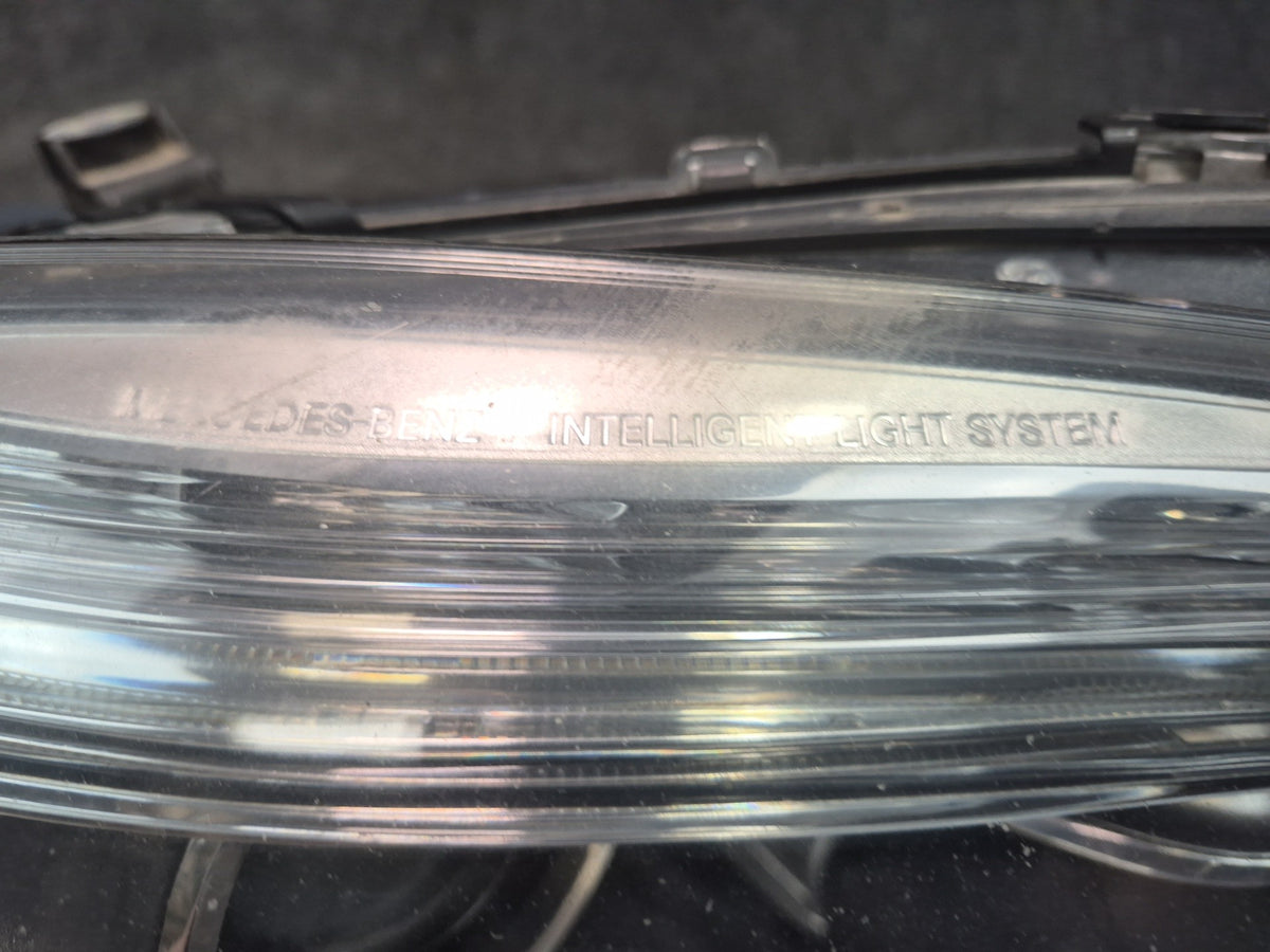 12-15 Mercedes W166 ML Front Right Adaptive Bi-xenon Headlight Lamp Defective