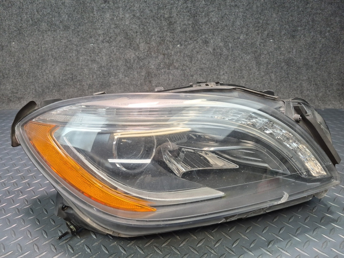 12-15 Mercedes W166 ML Front Right Adaptive Bi-xenon Headlight Lamp Defective