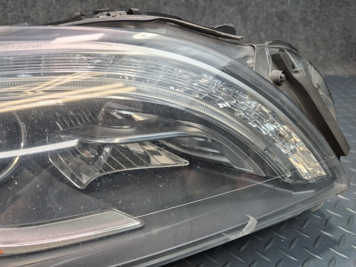 12-15 Mercedes W166 ML Front Right Adaptive Bi-xenon Headlight Lamp Defective