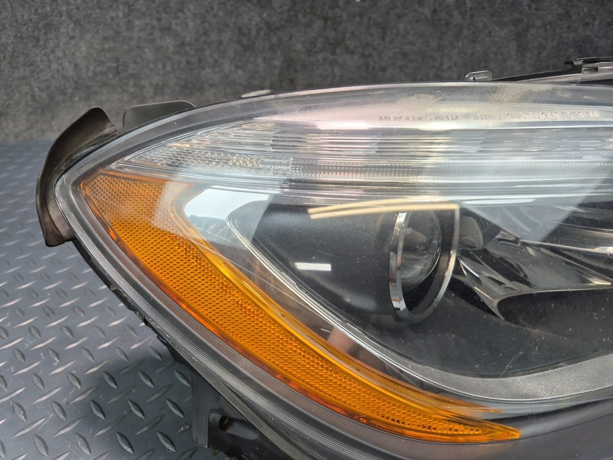 12-15 Mercedes W166 ML Front Right Adaptive Bi-xenon Headlight Lamp Defective