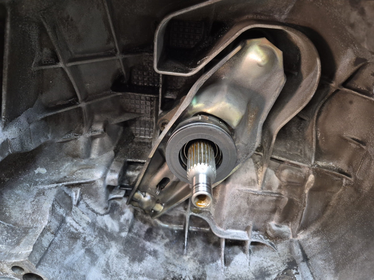 2000-2004 Porsche Boxster 986 2.7L G86.01 M/T 5-SPEED Manual Transmission