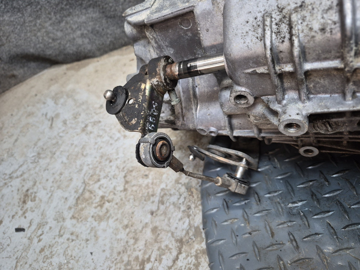 2000-2004 Porsche Boxster 986 2.7L G86.01 M/T 5-SPEED Manual Transmission