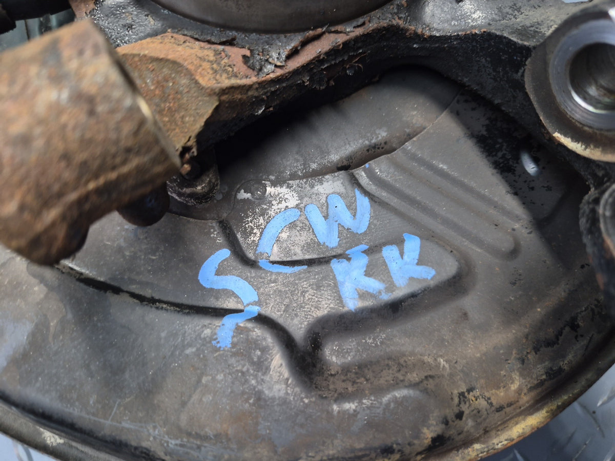 92-00 Lexus UZZ30L SC300 SC400 RWD Rear Right Spindle Knuckle Wheel Hub OEM