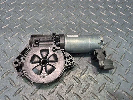 15-18 Mercedes W205 C300 Sunroof Motor Drive Unit 0390200100 OEM