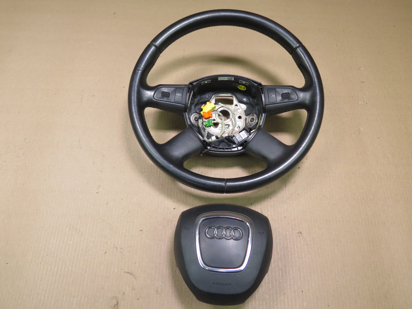 2007-2009 AUDI Q7 Steering Wheel with SRS Air Bag OEM