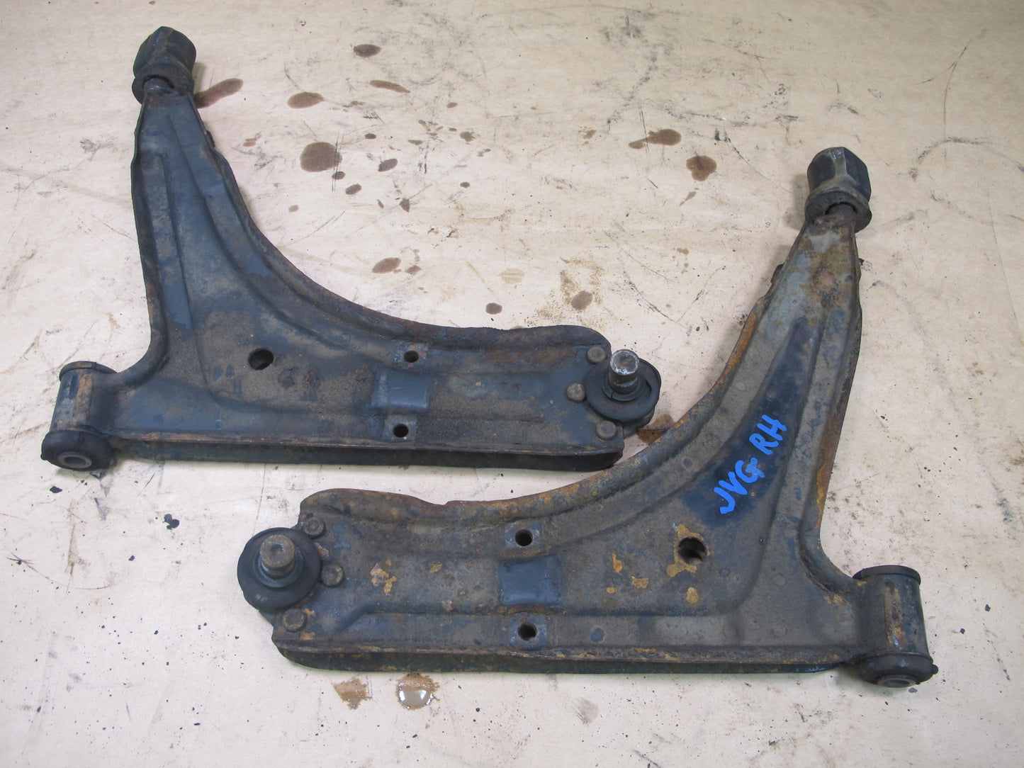 85-93 VW GOLF MK1 CABRIOLET SET OF 2 FRONT LOWER CONTROL ARM MOUNT OEM