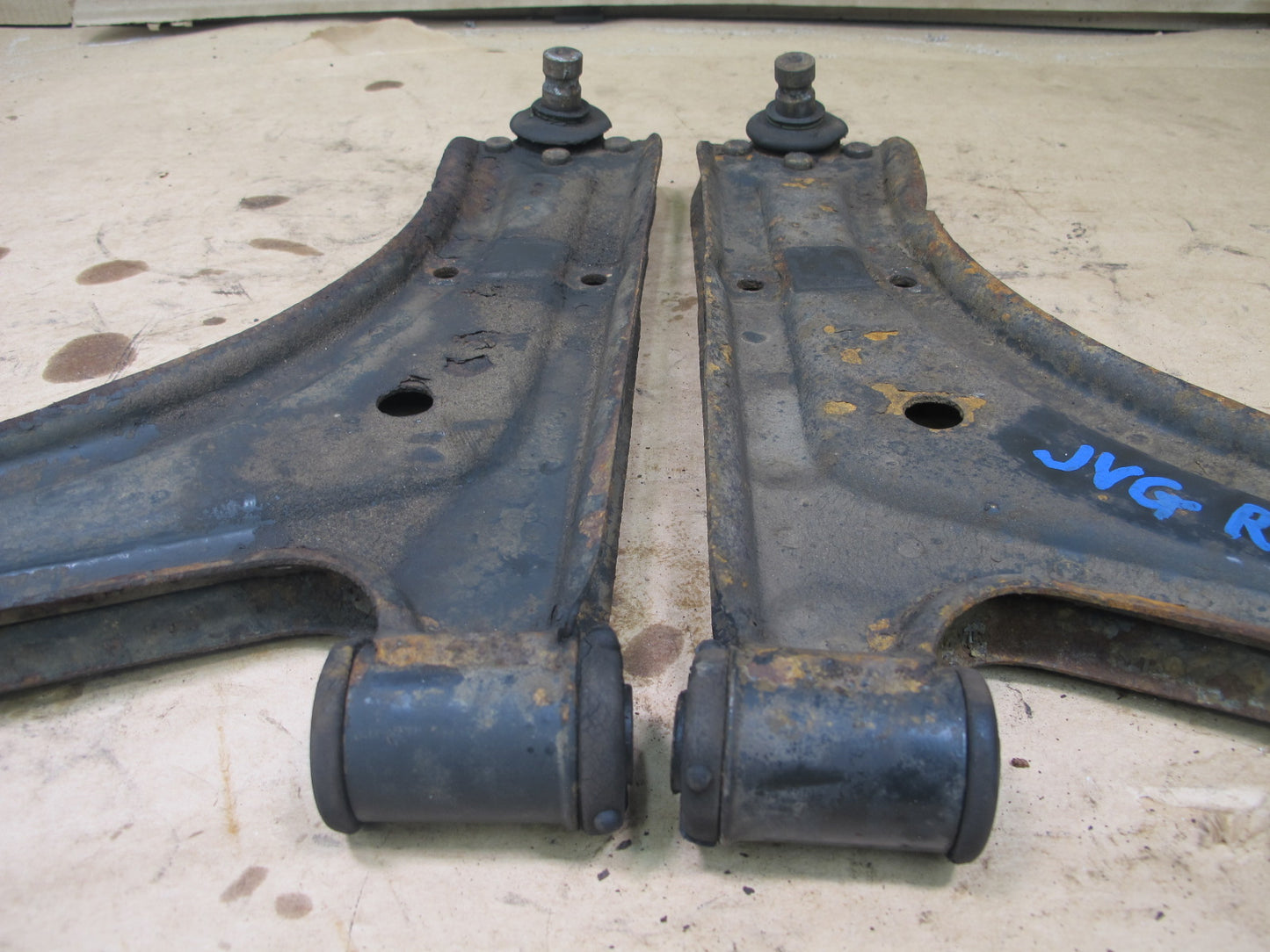 85-93 VW GOLF MK1 CABRIOLET SET OF 2 FRONT LOWER CONTROL ARM MOUNT OEM