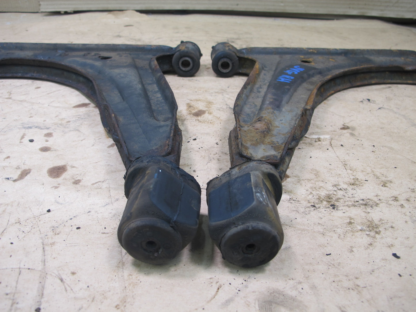 85-93 VW GOLF MK1 CABRIOLET SET OF 2 FRONT LOWER CONTROL ARM MOUNT OEM