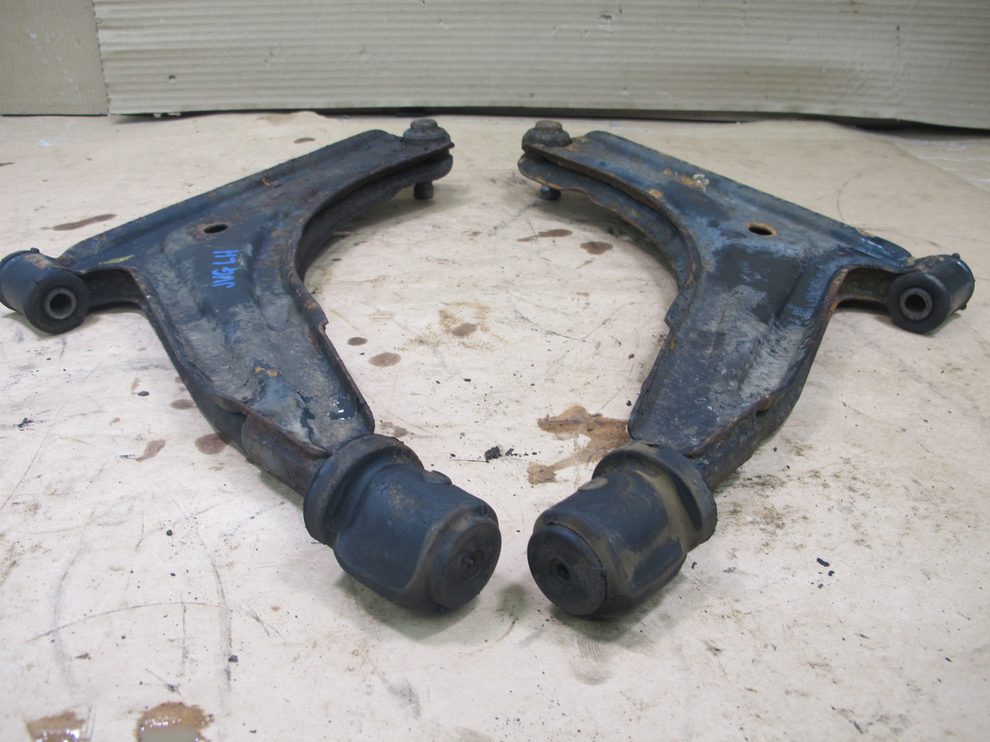 85-93 VW GOLF MK1 CABRIOLET SET OF 2 FRONT LOWER CONTROL ARM MOUNT OEM