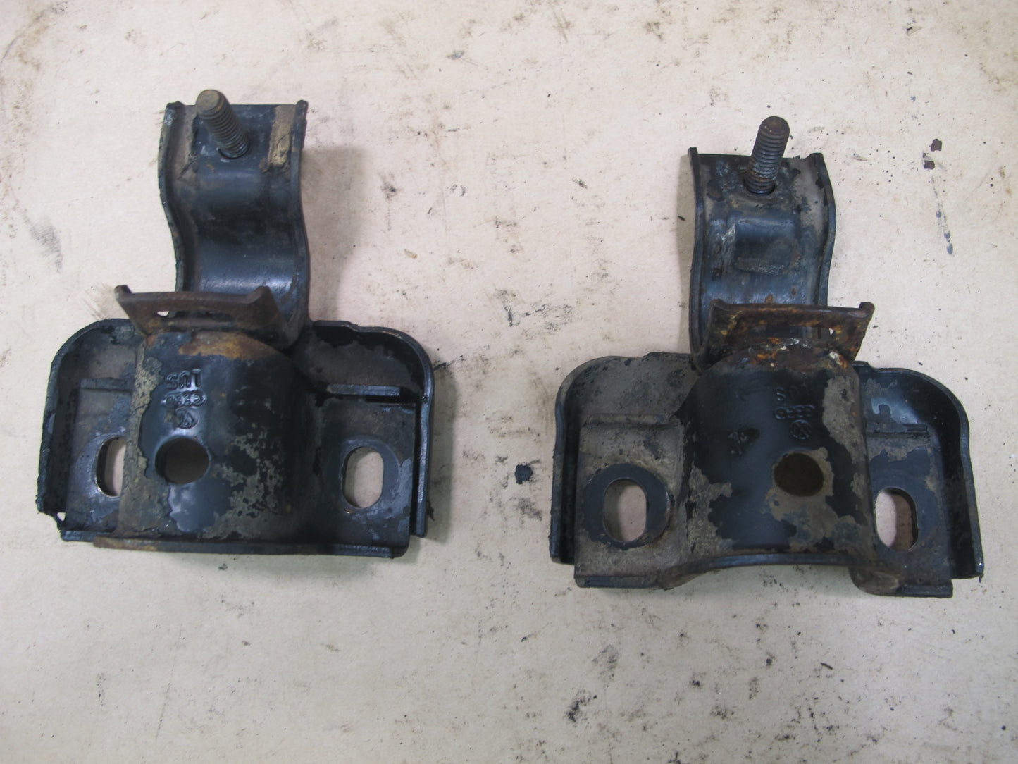 85-93 VW GOLF MK1 CABRIOLET SET OF 2 FRONT LOWER CONTROL ARM MOUNT OEM