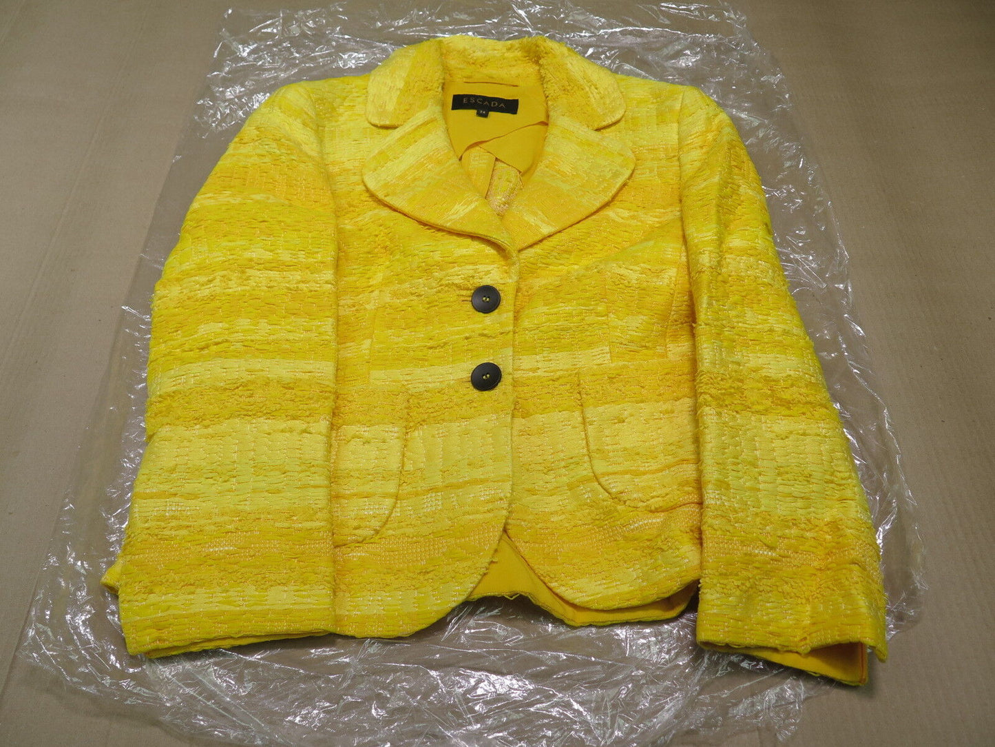 Escada  EU 34 Tweed Yellow Pineapple Jacket Sleeve With Zipper