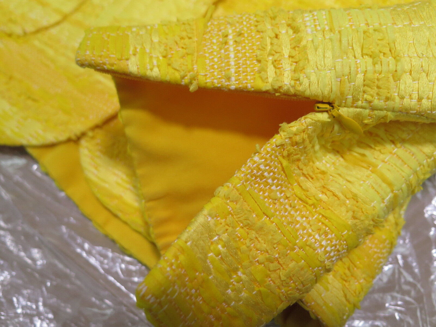 Escada  EU 34 Tweed Yellow Pineapple Jacket Sleeve With Zipper