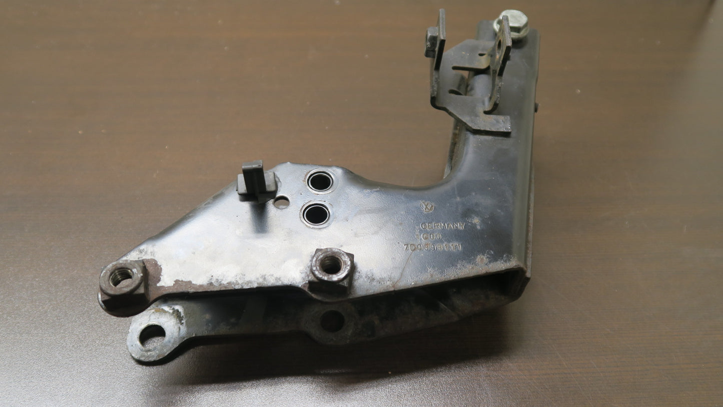 95-04 VW Volkswagen Eurovan Transporter Transmission Mount Upper OEM - 7D0399111