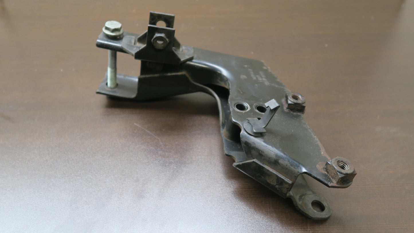 95-04 VW Volkswagen Eurovan Transporter Transmission Mount Upper OEM - 7D0399111