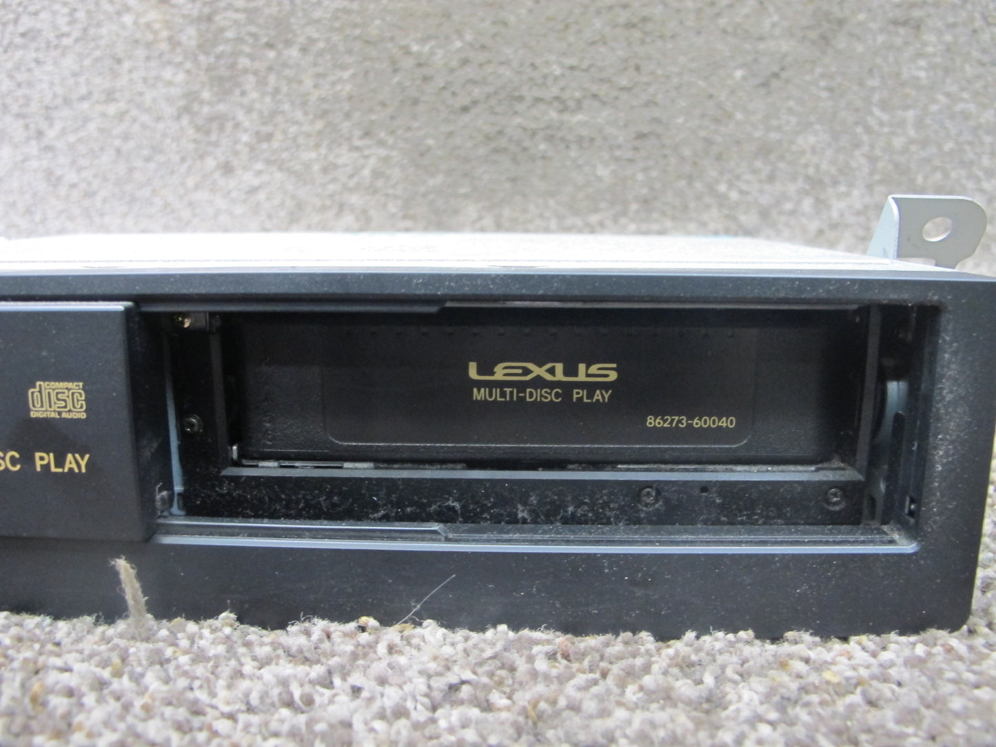 2003-2006 LEXUS GX470 CD CHANGER PLAYER W MAGAZINE 86270-60070