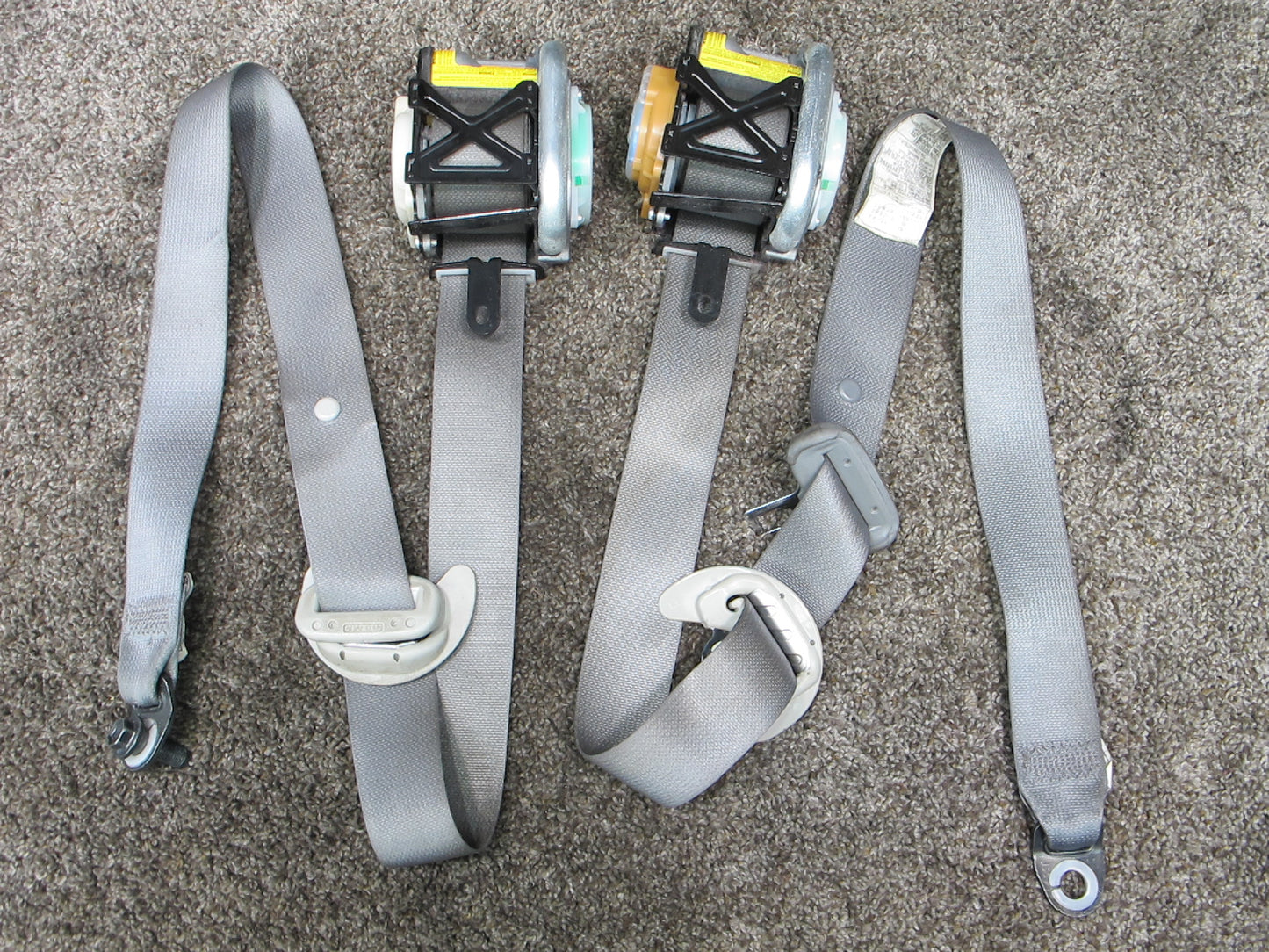 05-10 TOYOTA AVALON FRONT LEFT & RIGHT SIDE SEATBELT RETRACTOR SET OEM