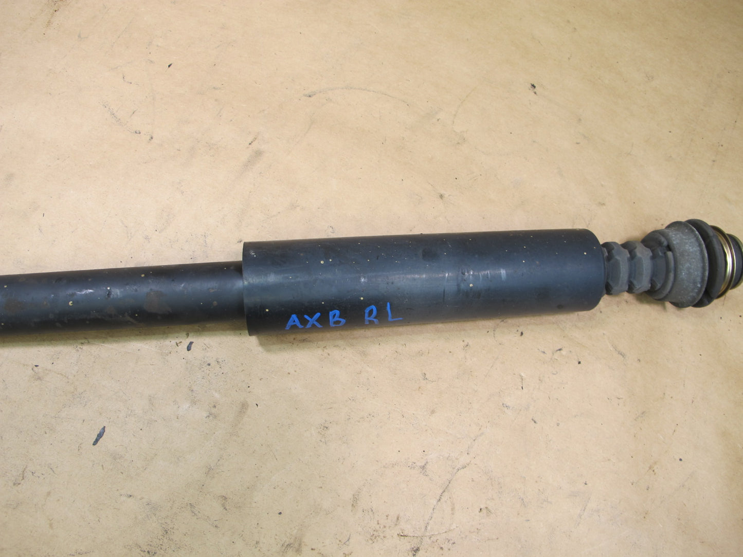 04-06 Toyota Scion XB Rear Right & Left Side Strut Shock Absorber Set OEM