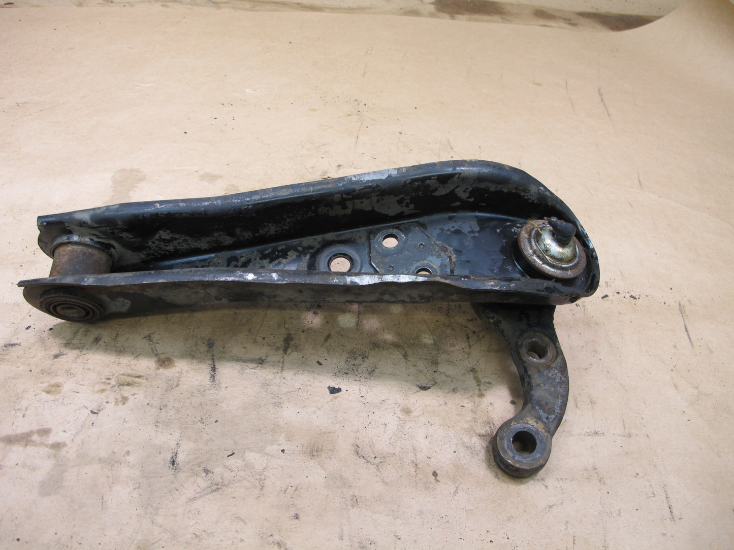 84-86 NISSAN Z31 300ZX SET OF 2 FRONT LEFT LOWER CONTROL ARM OEM