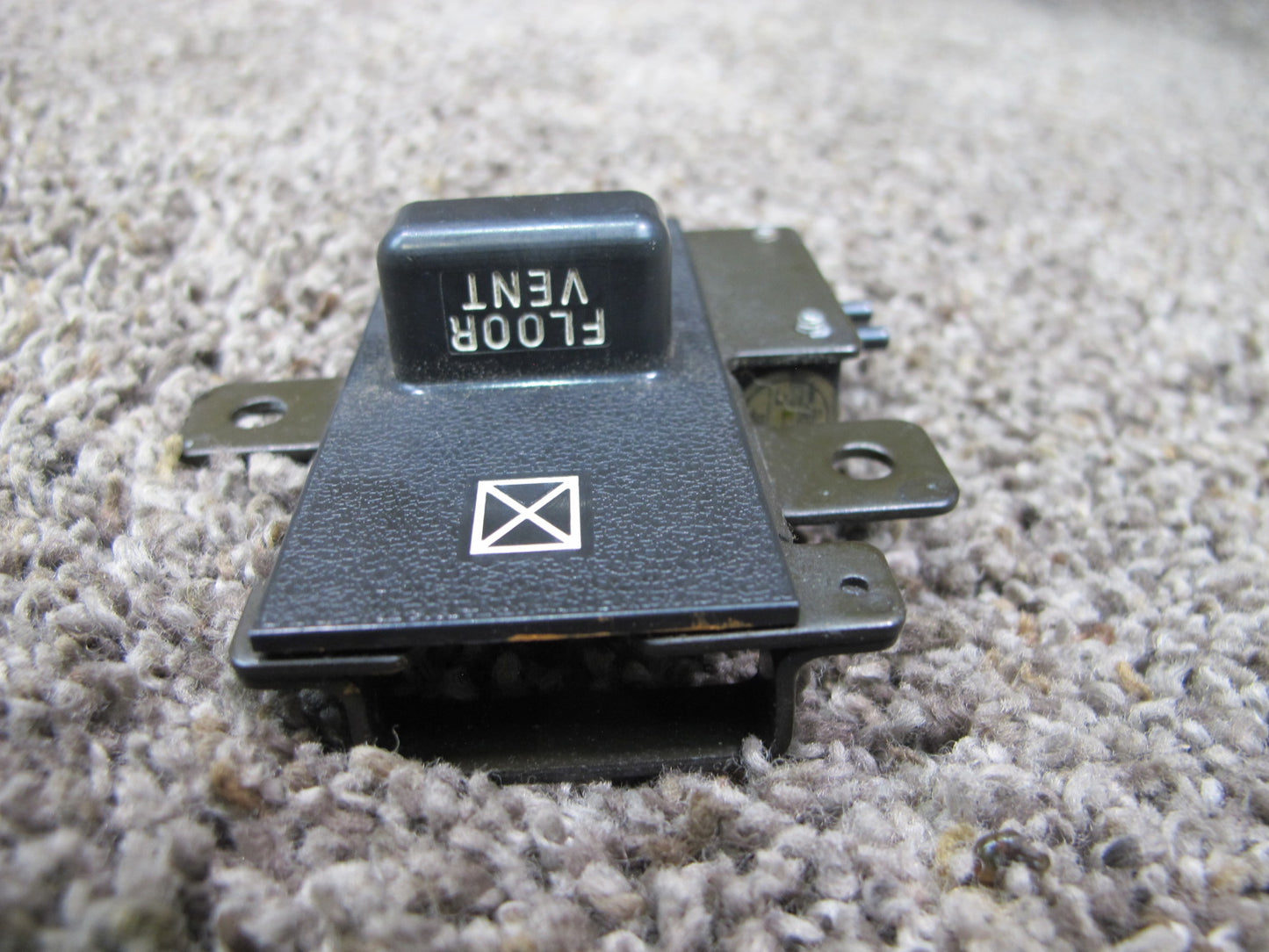 84-89 NISSAN Z31 300ZX FLOOR VENT CONTROL SWITCH OEM