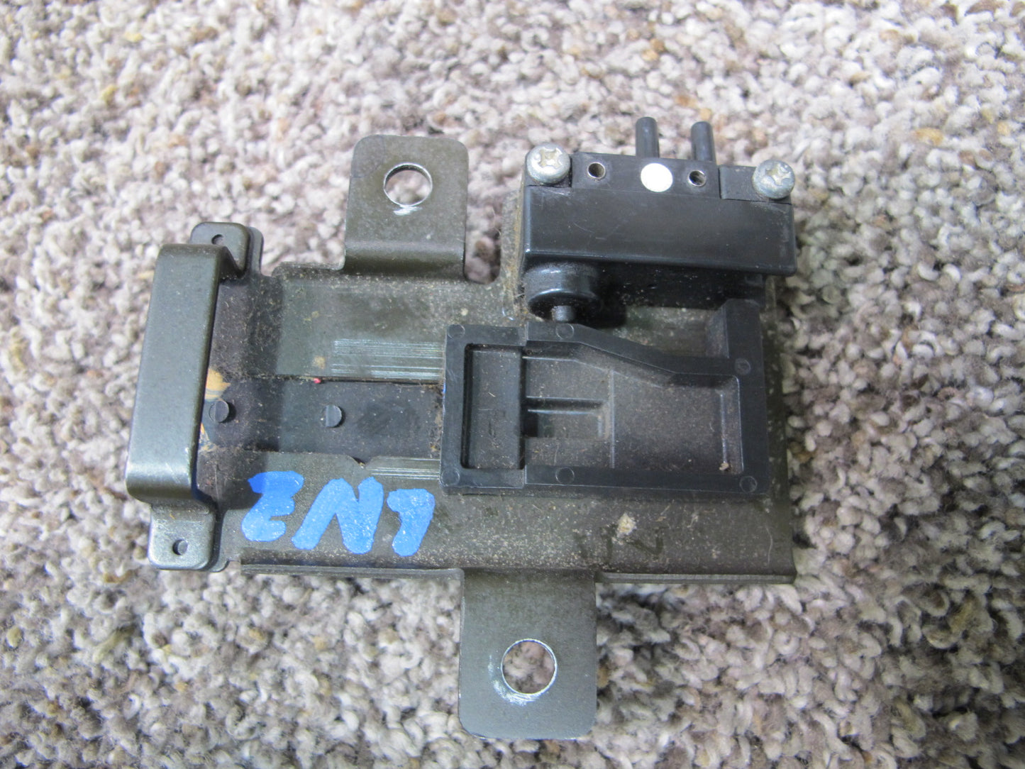 84-89 NISSAN Z31 300ZX FLOOR VENT CONTROL SWITCH OEM