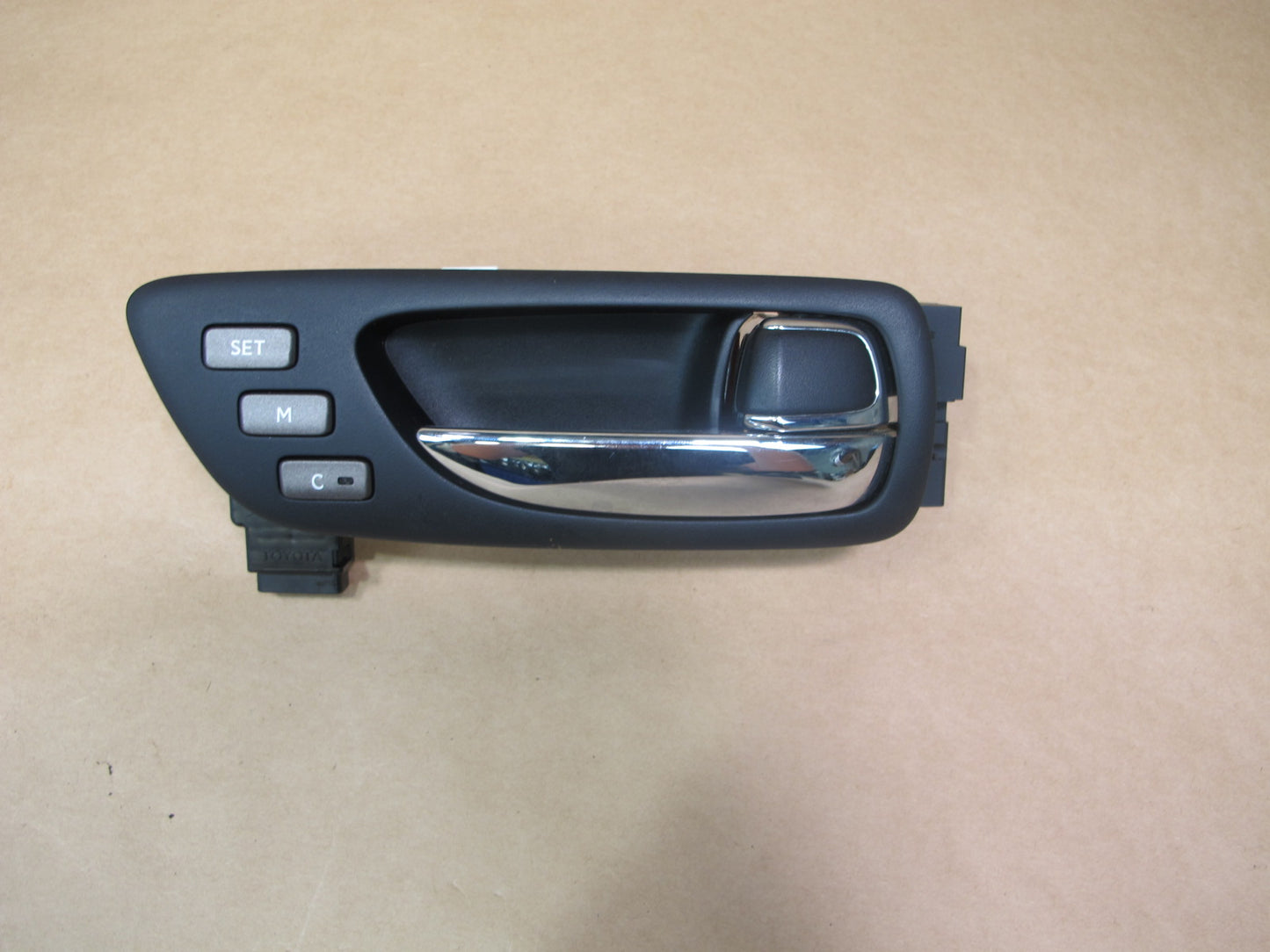 08-16 LEXUS UVF46 LS600h SET OF 2 REAR LEFT & RIGHT DOOR INTERIOR HANDLE OEM