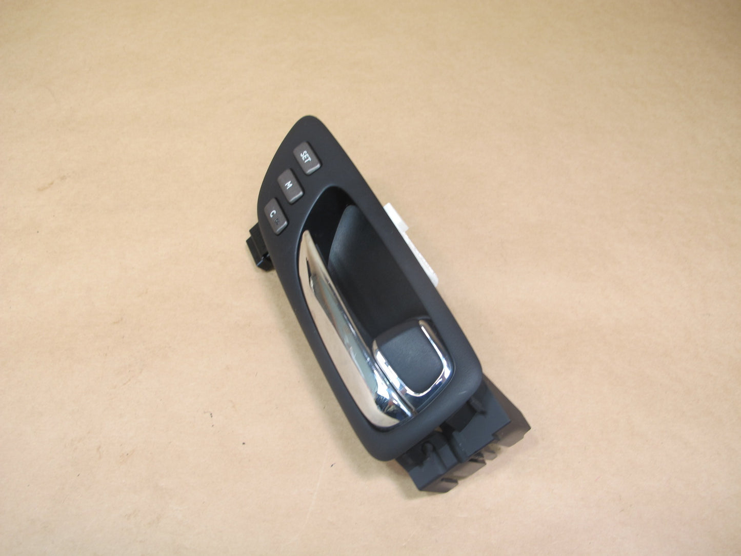 08-16 LEXUS UVF46 LS600h SET OF 2 REAR LEFT & RIGHT DOOR INTERIOR HANDLE OEM