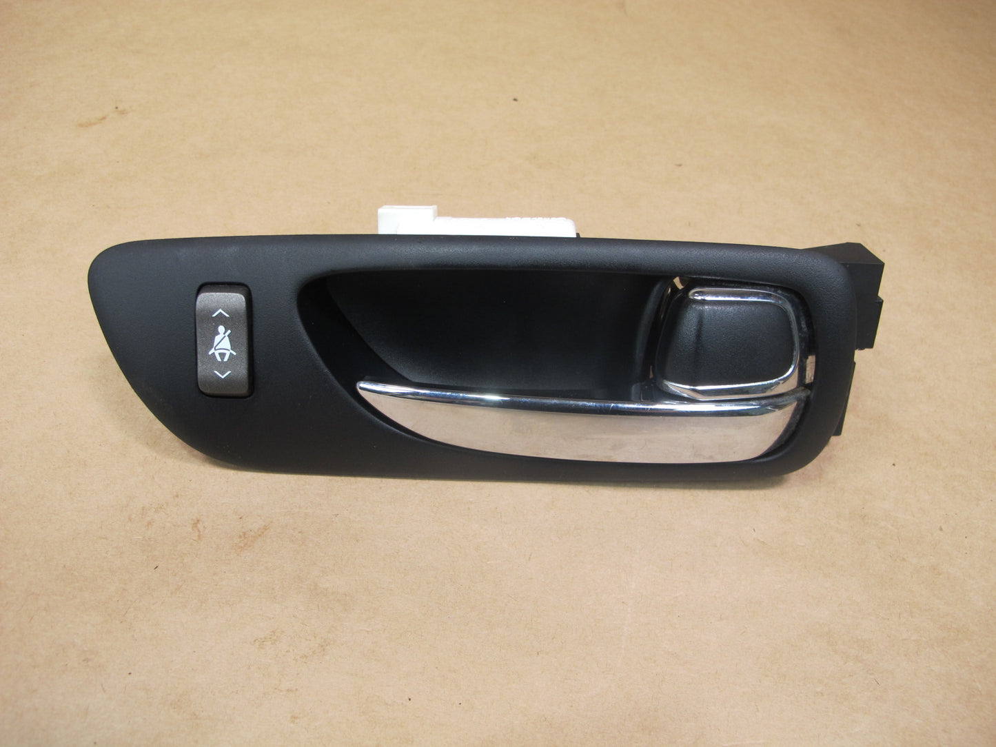 08-16 LEXUS UVF46 LS600h SET OF 2 FRONT LEFT & RIGHT DOOR INTERIOR HANDLE OEM