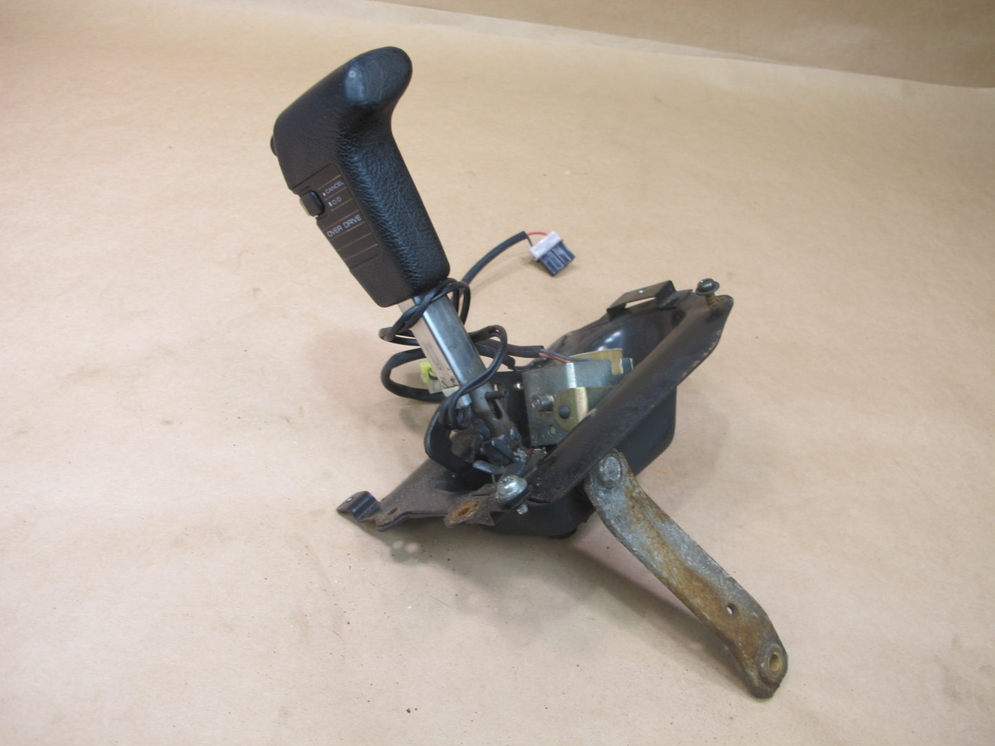 84-86 NISSAN Z31 300ZX A/T AUTOMATIC TRANSMISSION SHIFTER OEM