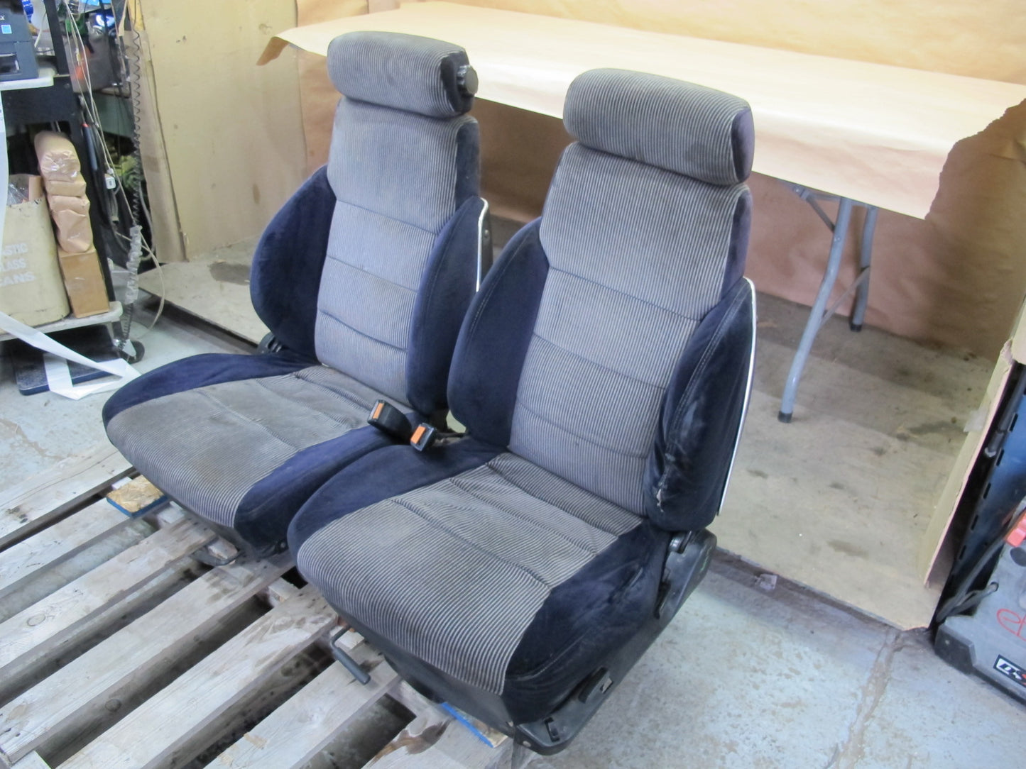 84-86 NISSAN Z31 300ZX 2+0 SET OF 2 FRONT LEFT & RIGHT CLOTH SEAT OEM