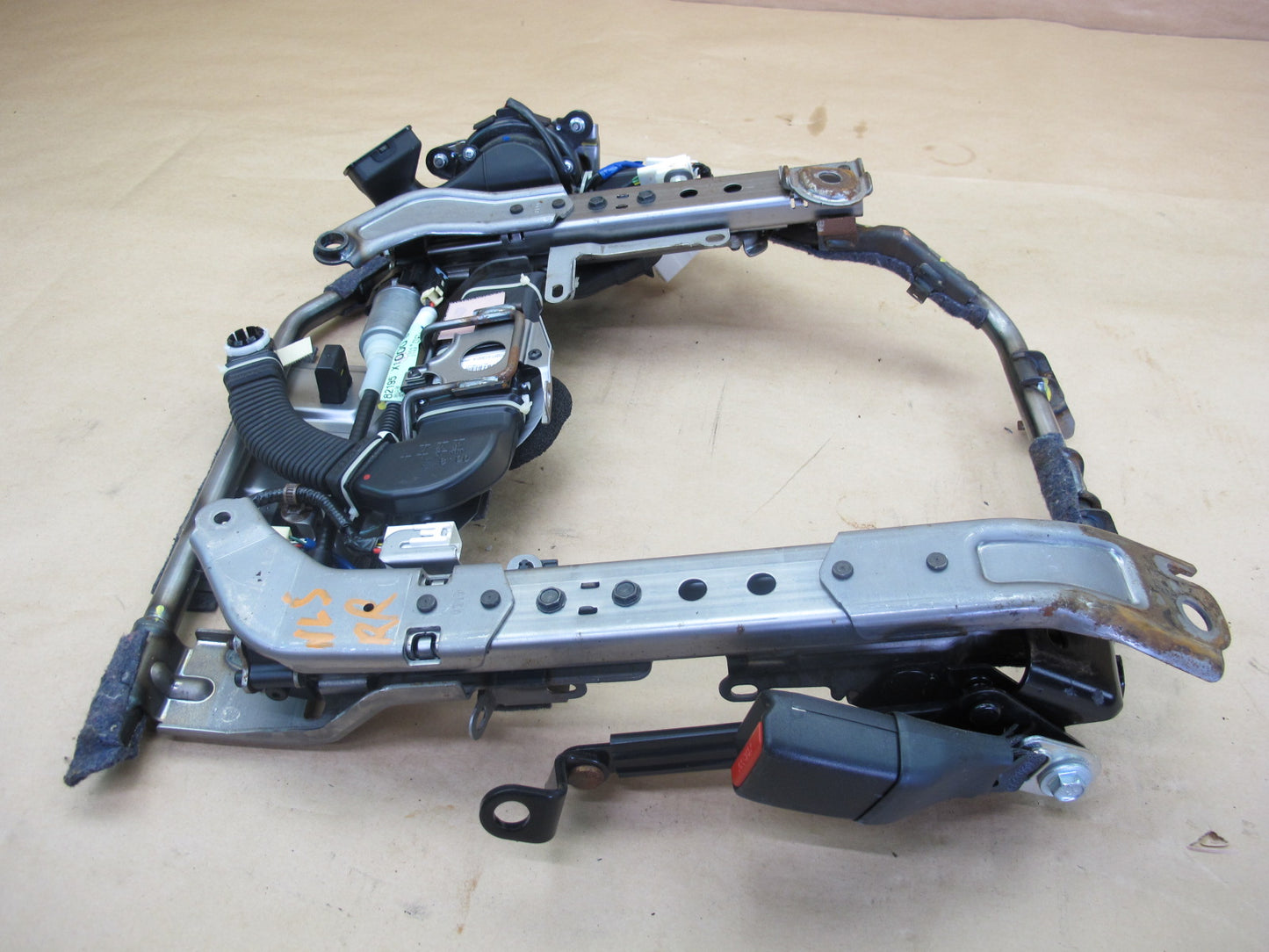 08-16 LEXUS UVF46 LS600hL REAR RIGHT SEAT LOWER FRAME TRACK ADJUSTER MOTOR OEM