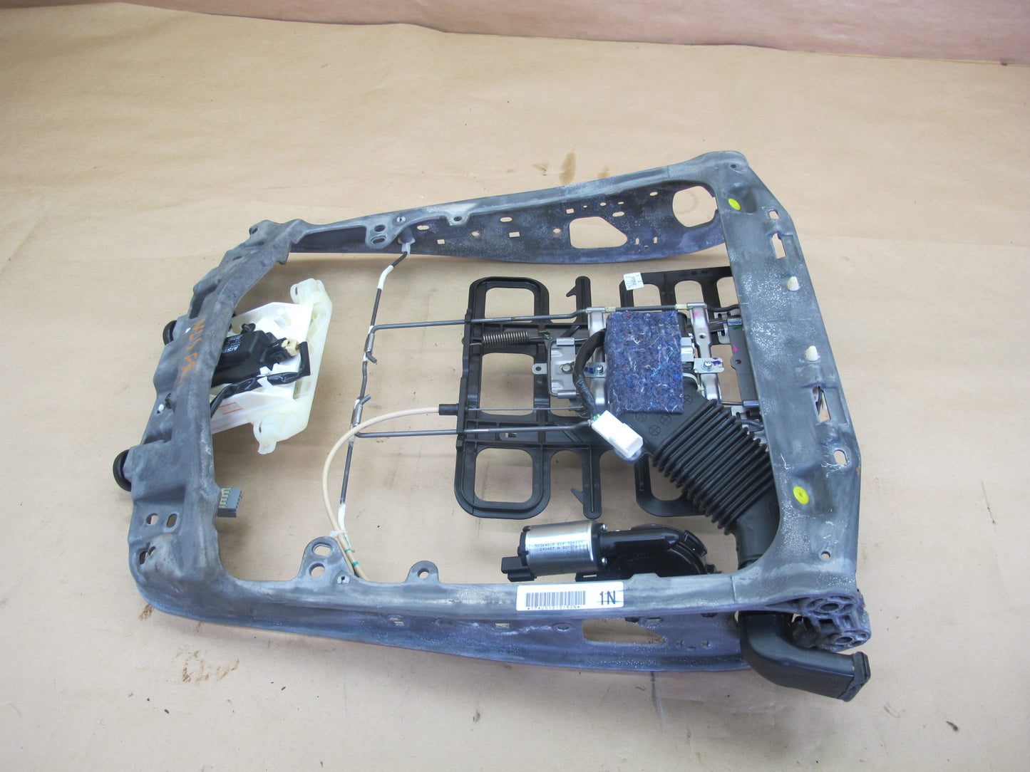 08-16 LEXUS UVF46 LS600h FRONT RIGHT SEAT UPPER BACKREST FRAME RAIL MOTOR OEM