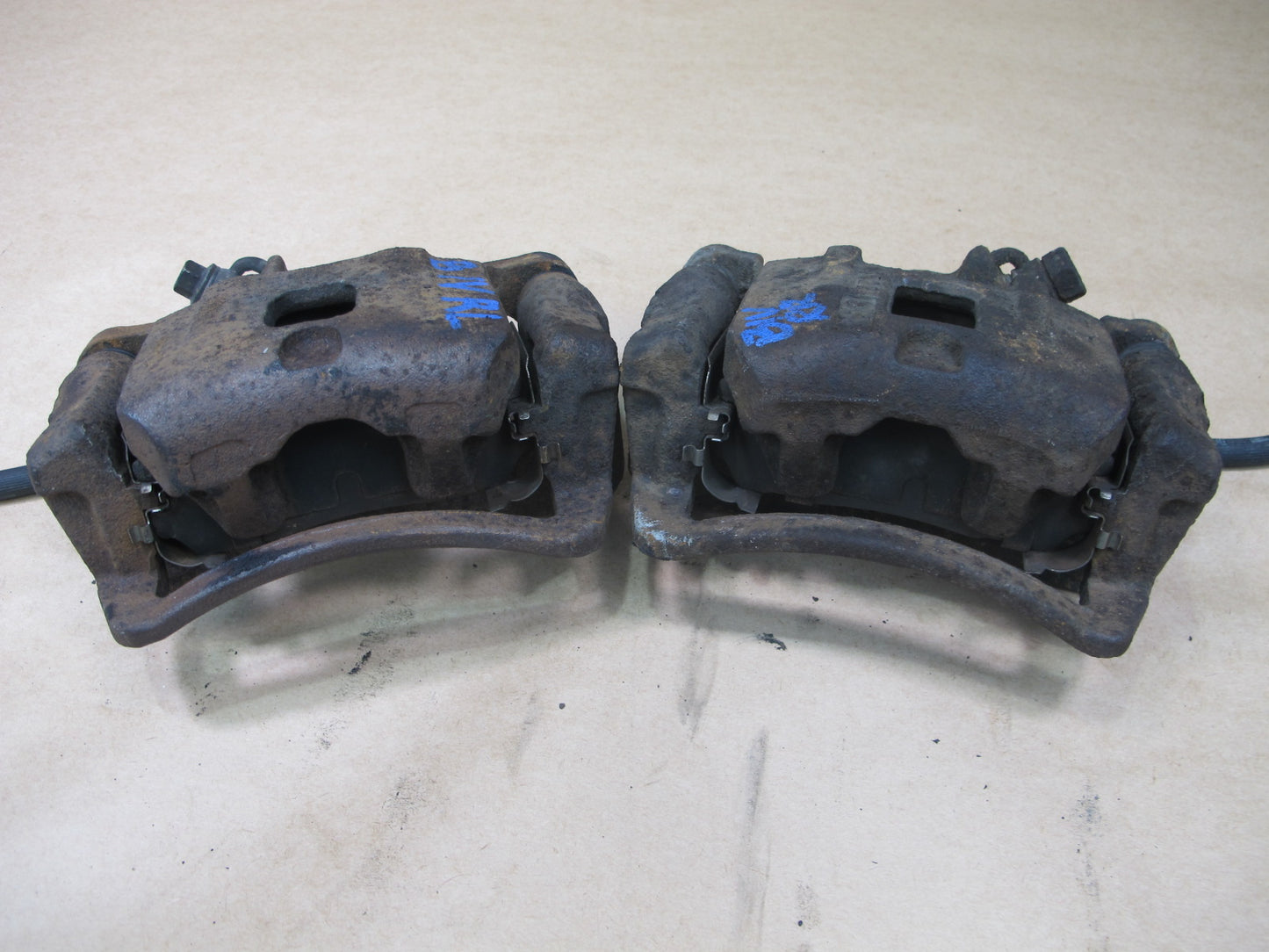 99-01 ISUZU VEHICROSS SET OF 2 REAR LEFT & RIGHT BRAKE CALIPER OEM