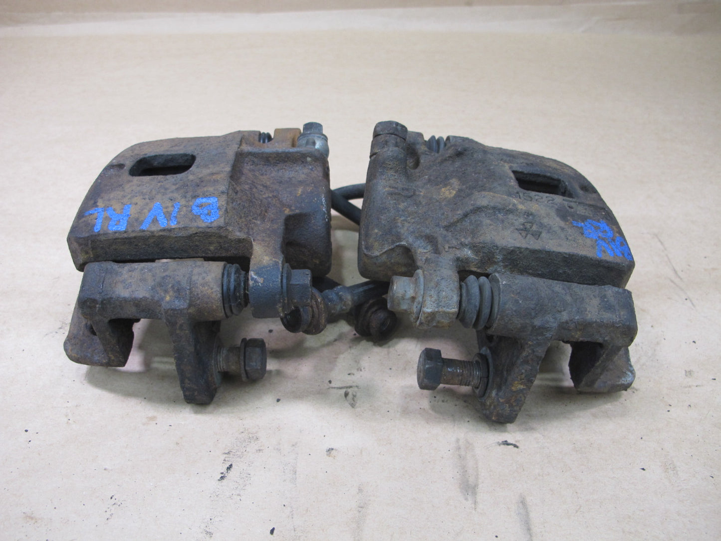 99-01 ISUZU VEHICROSS SET OF 2 REAR LEFT & RIGHT BRAKE CALIPER OEM