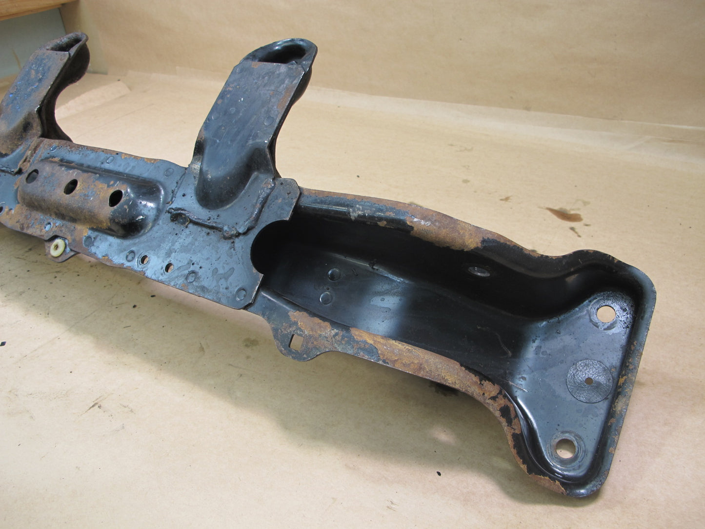 99-01 ISUZU VEHICROSS FRONT SUSPENSION CROSSMEMBER SUB FRAME SUBFRAME OEM