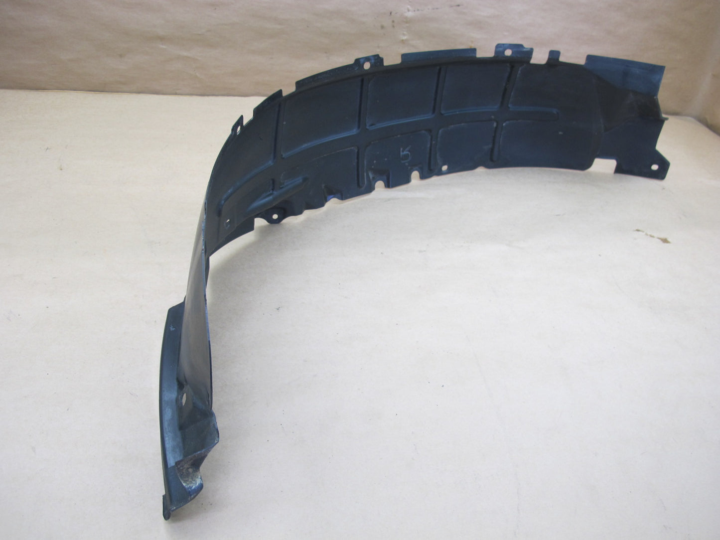 99-01 ISUZU VEHICROSS FRONT RIGHT PASSENGER SIDE FENDER LINER OEM