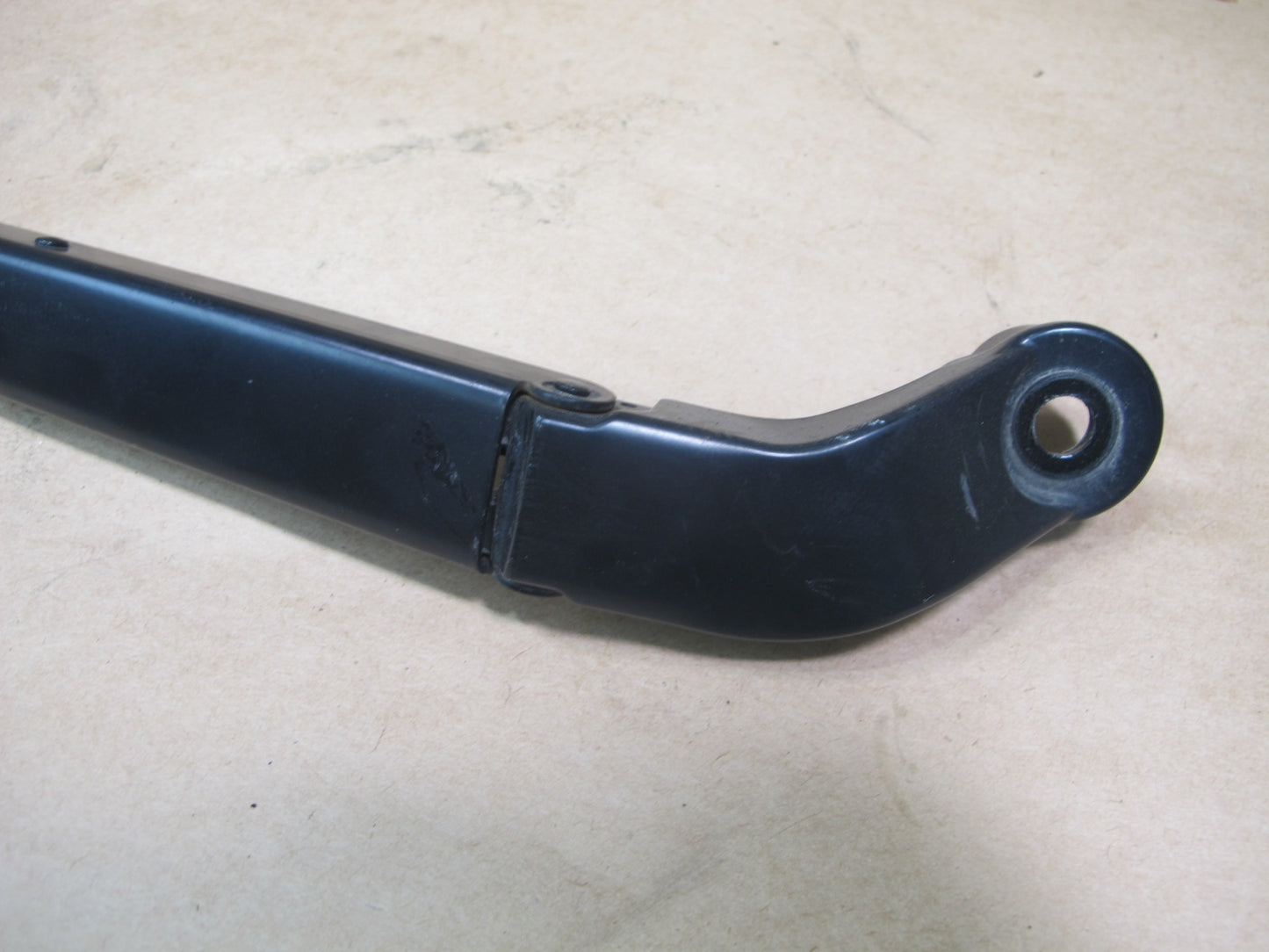 08-16 LEXUS UVF46 LS600h SET OF 2 FRONT LEFT & RIGHT WIPER ARM OEM