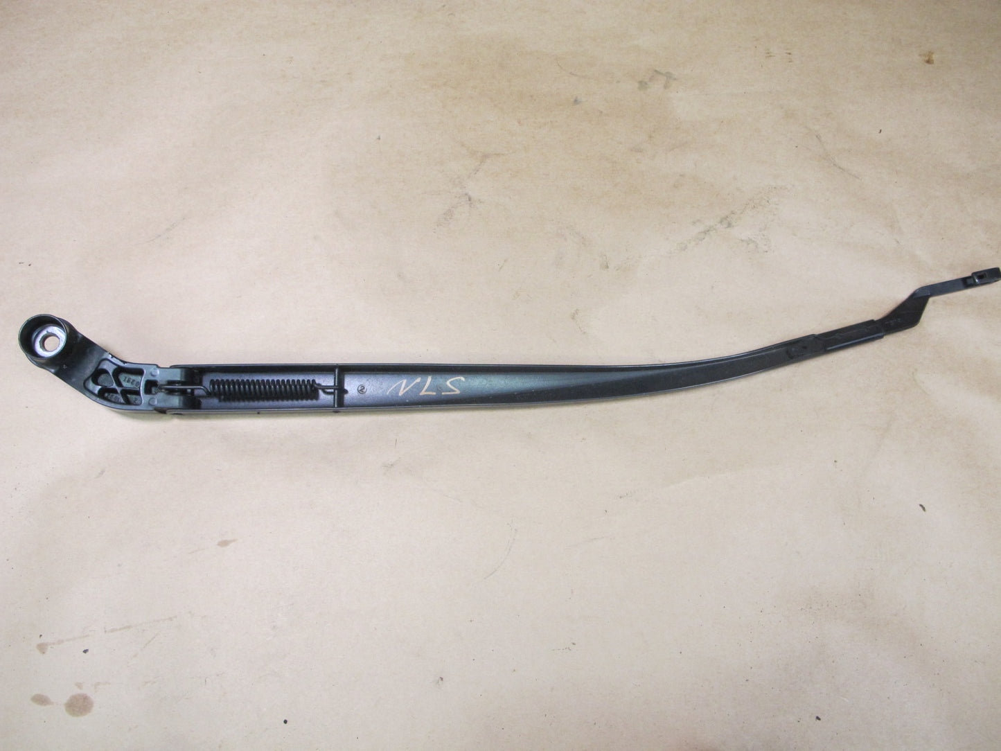 08-16 LEXUS UVF46 LS600h SET OF 2 FRONT LEFT & RIGHT WIPER ARM OEM