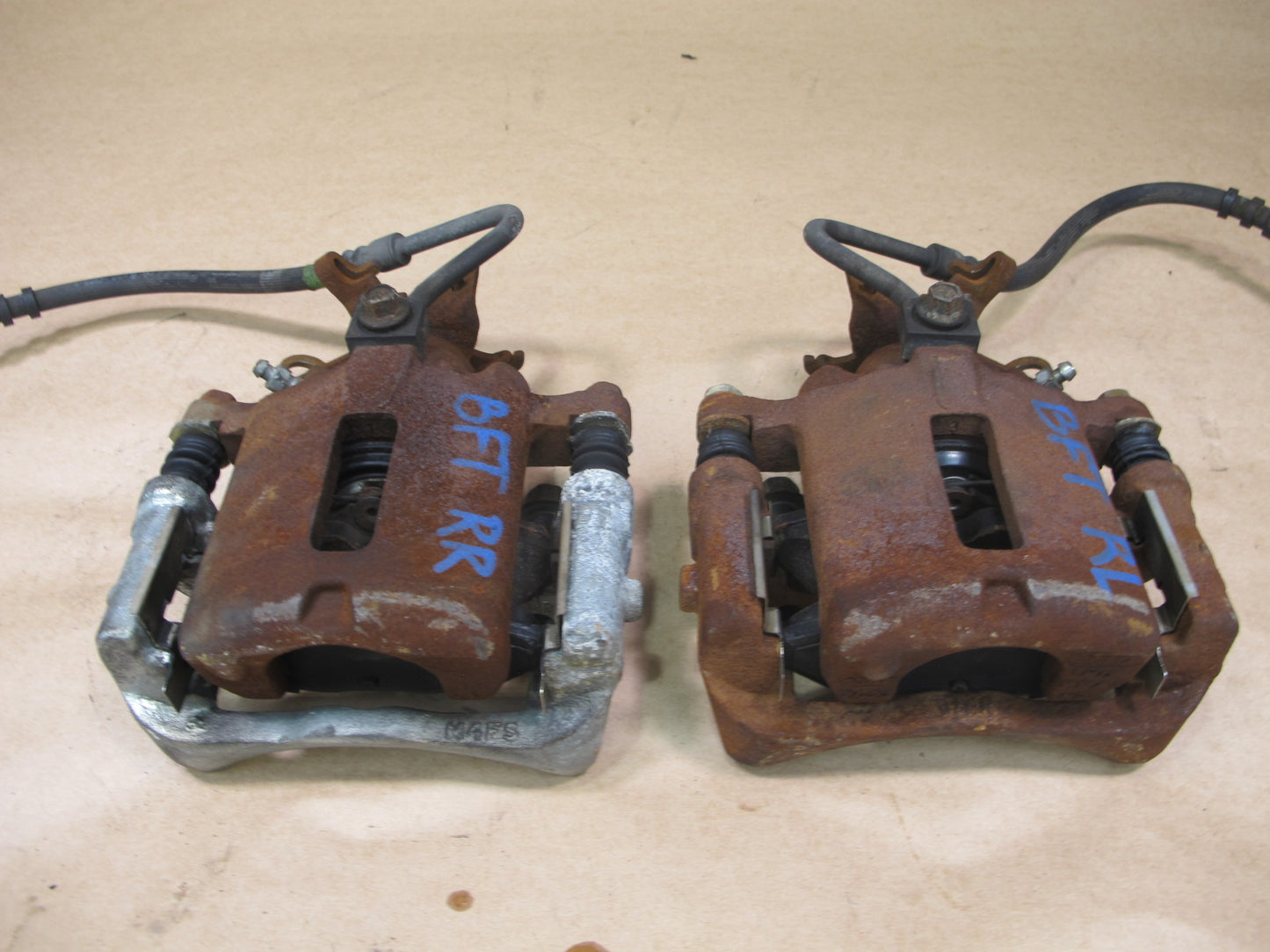 02-05 FORD THUNDERBIRD SET OF 2 REAR LEFT & RIGHT BRAKE CALIPER OEM