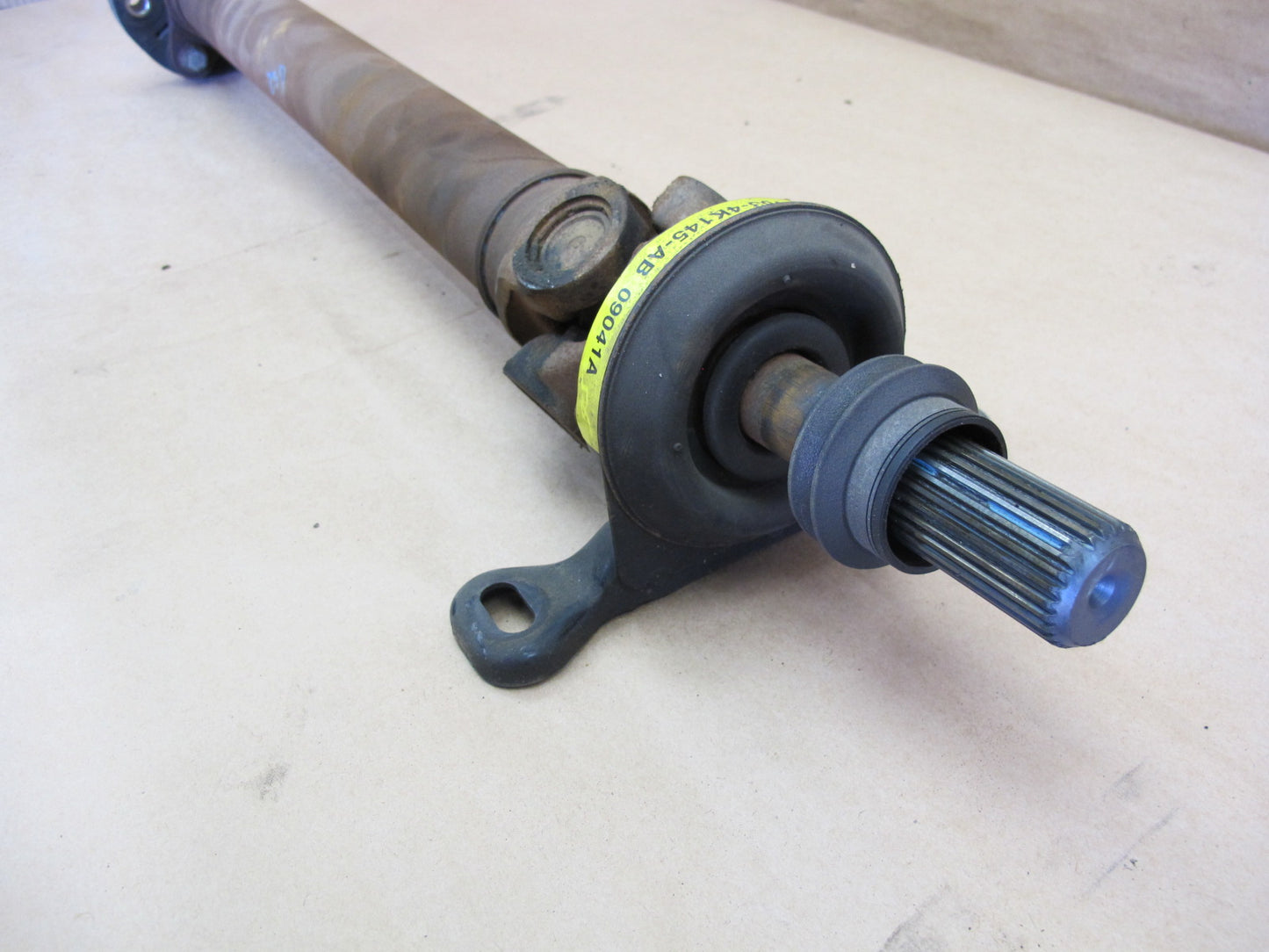 04-05 FORD THUNDERBIRD 3.9L A/T REAR DRIVE SHAFT DRIVESHAFT 3W63-4K145-AB OEM