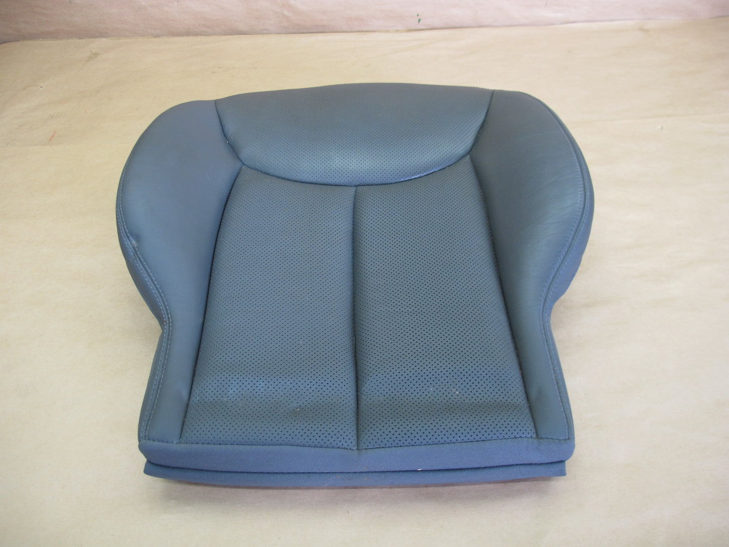 03-09 MERCEDES R230 SL FRONT RIGHT SEAT LOWER LEATHER CUSHION OEM