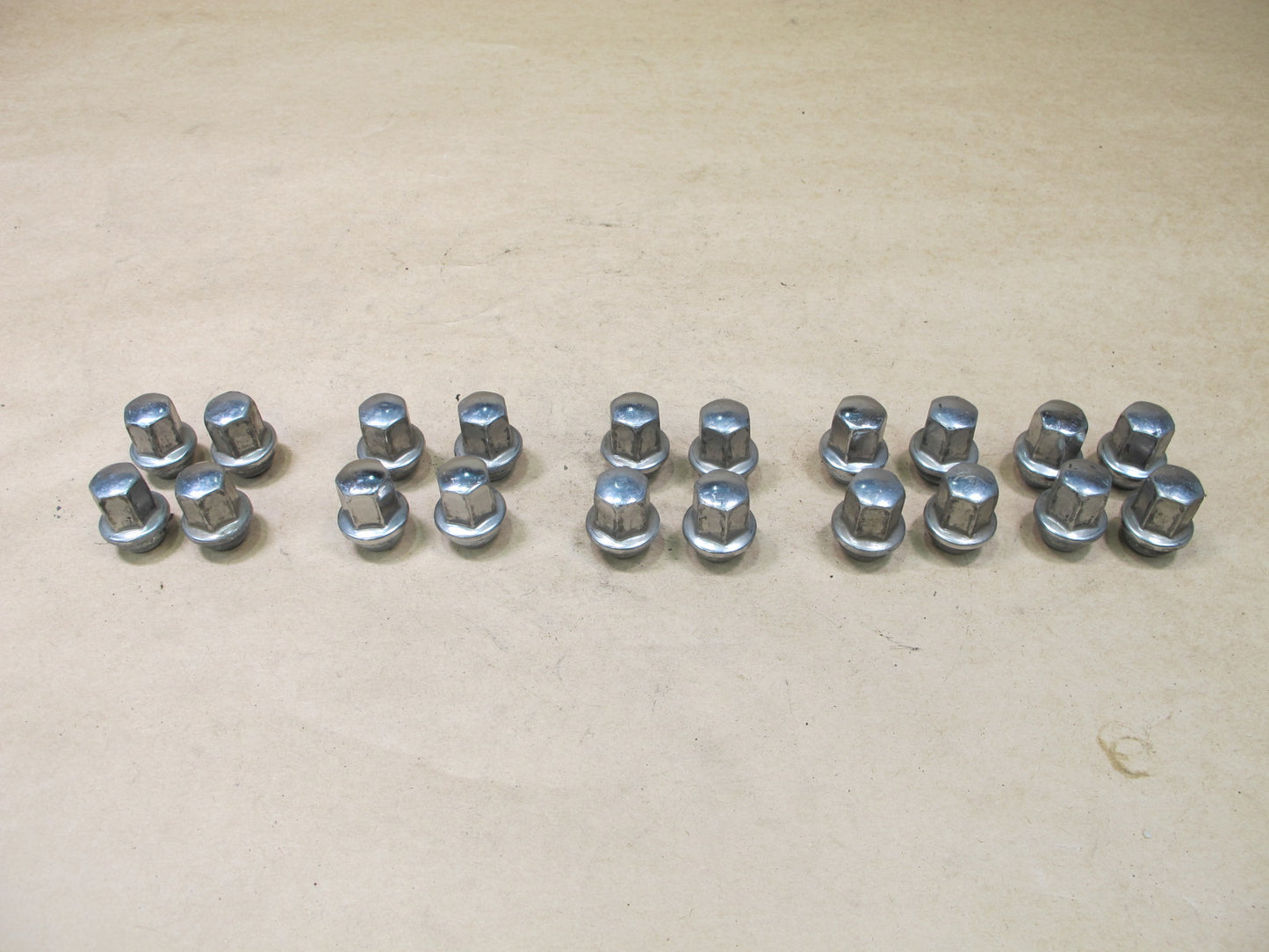 06-09 PONTIAC SOLSTICE SET OF 20 WHEEL NUT LUG BOLT SET OEM