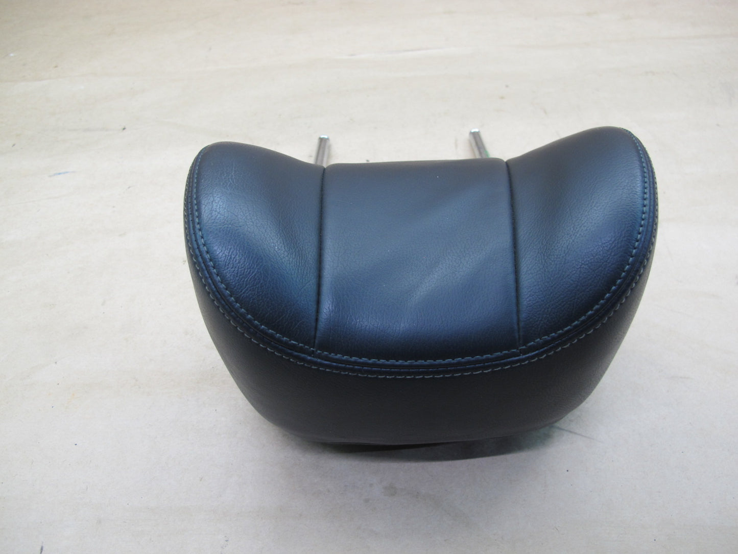 01-06 JAGUAR X100 XK8 FRONT RIGHT SEAT LEATHER HEADREST OEM