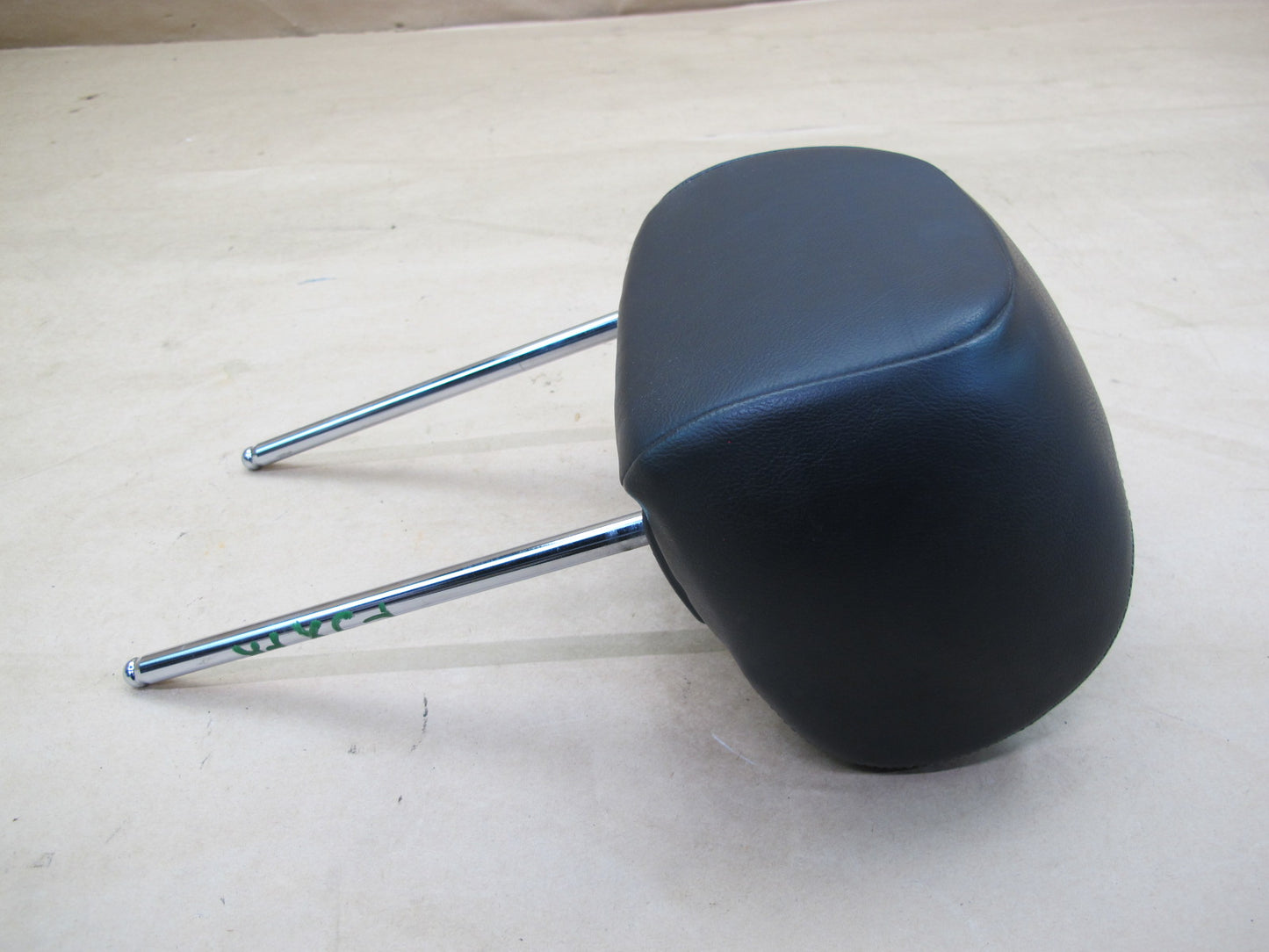 01-06 JAGUAR X100 XK8 FRONT RIGHT SEAT LEATHER HEADREST OEM