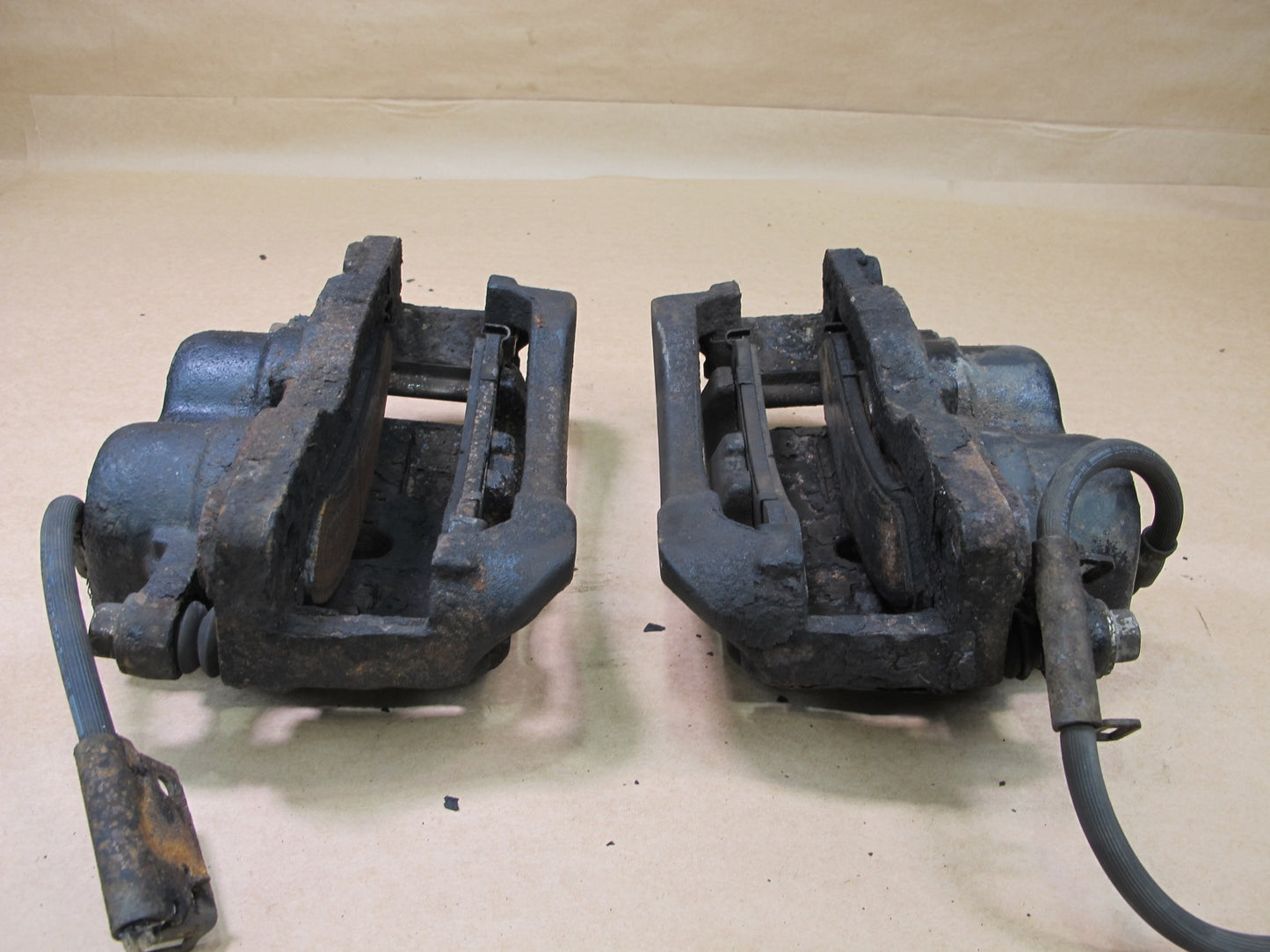 2003-2009 HUMMER H2 FRONT RIGHT & LEFT SIDE BRAKE CALIPER SET